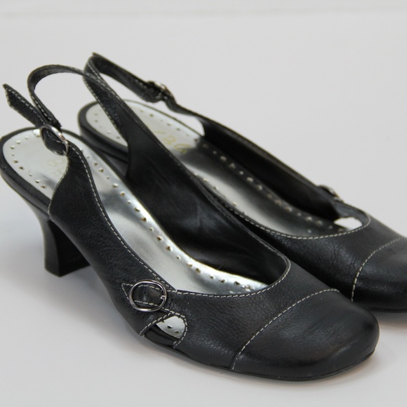 Black Leather Sling Back Kitten Heels - Size 8.5 B - Picture 1 of 7